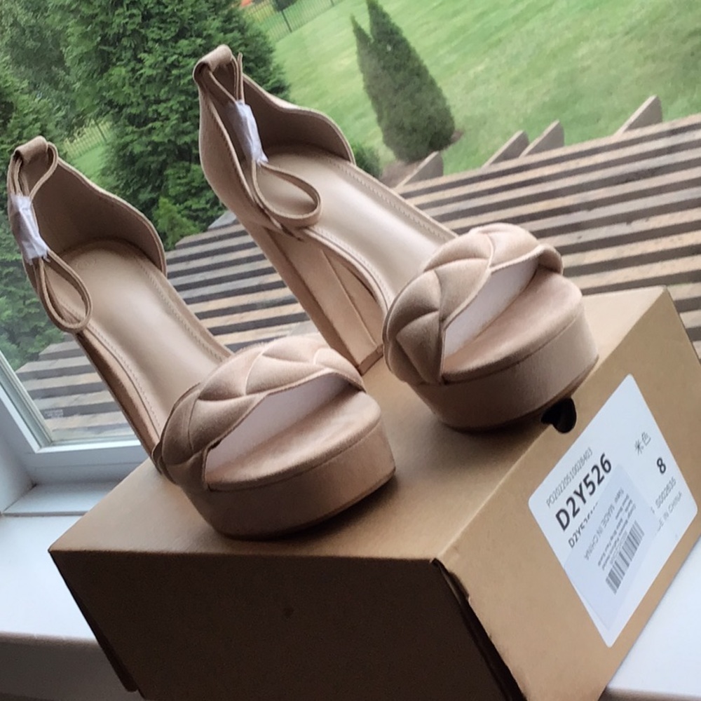 Platform heeled sandals - Picture 10 of 11